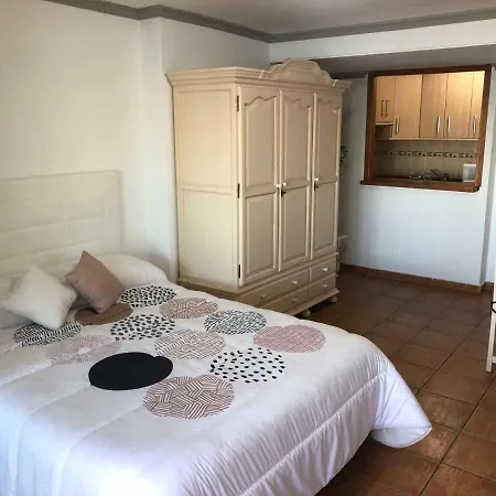 Eden Roc I Entreplanta 7 Apartment *