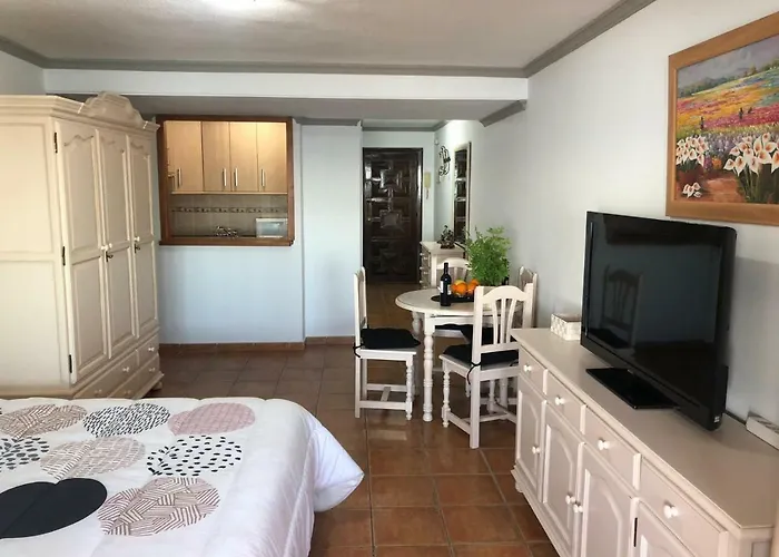 Eden Roc I Entreplanta 7 アパート