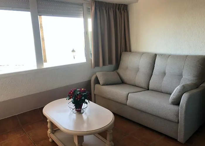 Eden Roc I Entreplanta 7 Апартаменты